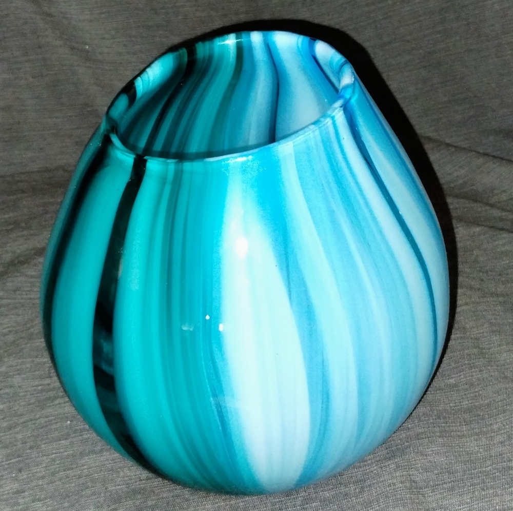 Antheopologie Tonal Lilith Glass Vase ~ Sold Out At Anthropologie, Stunning! - Picture 6 of 15